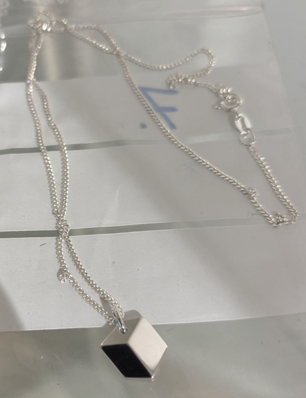 'Nr 29, silver', ett konstverk av Hubert Hydman