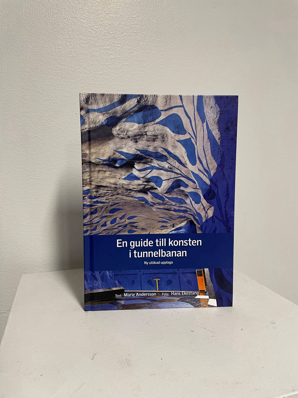 'A. En guide till konsten i tunnelbanan', ett konstverk av Marie Andersson