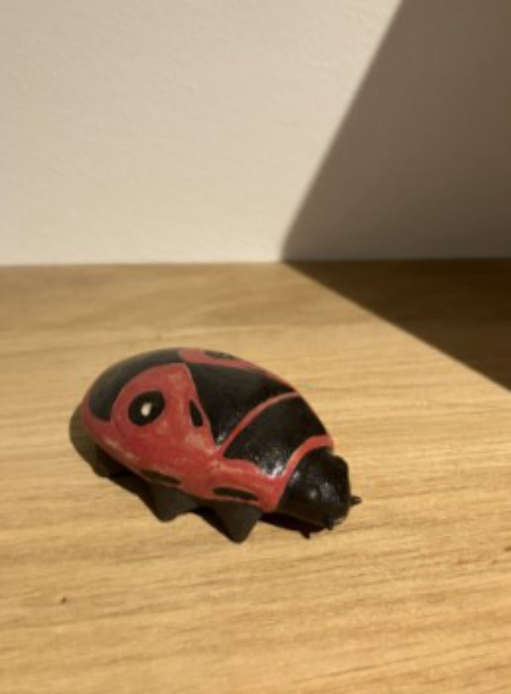 'okarina stengods', ett konstverk av Dolo Marimon