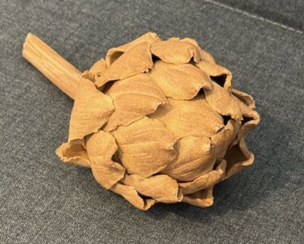 'Kronärtskocka beige', ett konstverk av Anne Hård