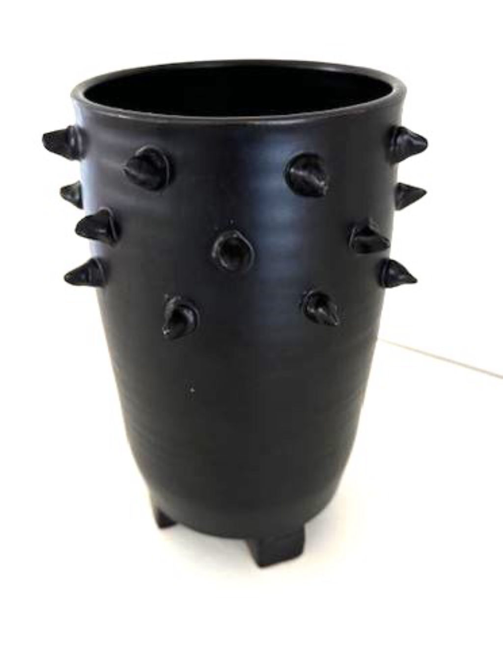 'Kruka med knoppar', ett konstverk av Nina Martinez