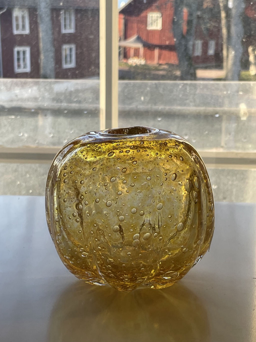 'Vas', 2024, ett konstverk av Alexander Grahn